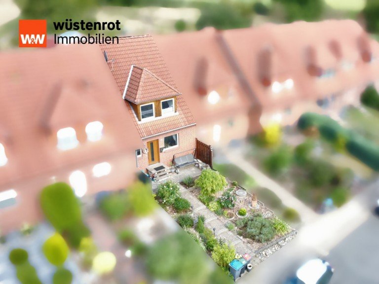 Titelbild Bad M�nder am Deister / Eimbeckhausen Einfamilienhaus Bezugsfertiges Reihenmittelhaus - ohne monatelange Renovierung, mit Garten und Carport