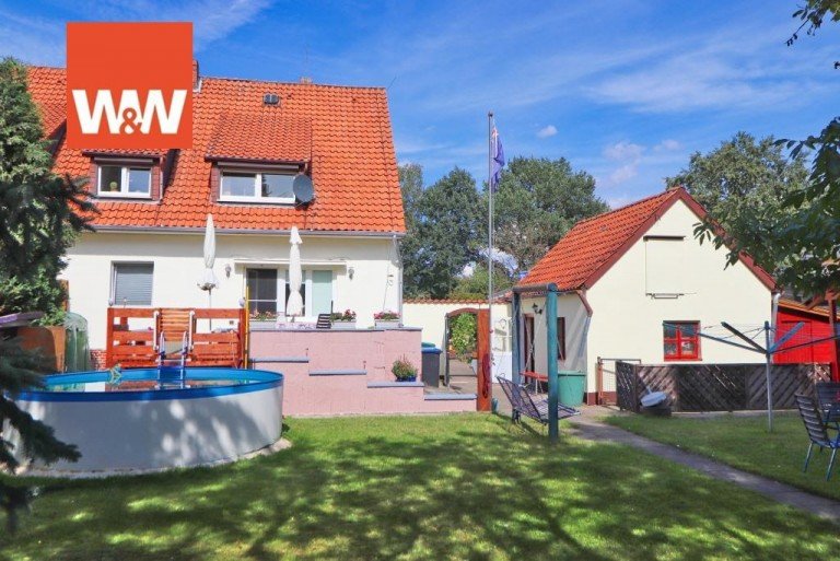 Haus mit Nebengeb�ude Langenhagen Doppelhaush�lfte DHH mit gro�em Grundst�ck in Alt-Langenhagen