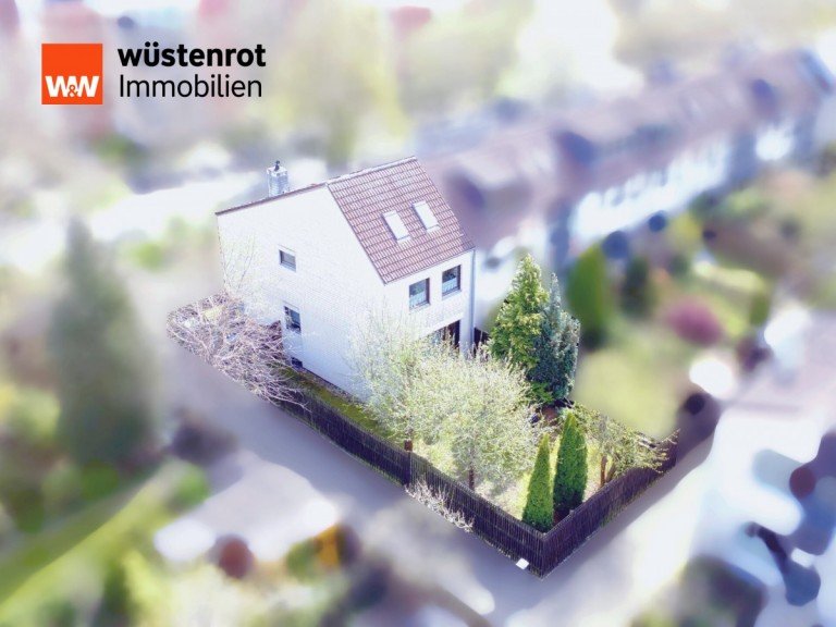 Drohnenaufnahme Hannover / Wettbergen - Wettbergen Reihenendhaus Familienfreundliches Reihenendhaus mit Garten, Keller & Garage in Hannover-Wettbergen