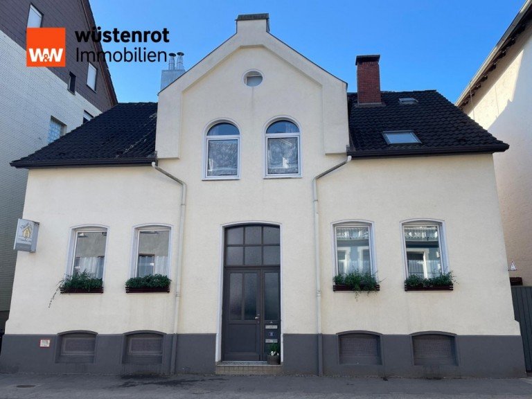 Haus 11 Hameln Mehrfamilienhaus Solides Mehrfamilienhaus-Ensemble in Hochschuln�he mit vielseitigem Wohnungs mix