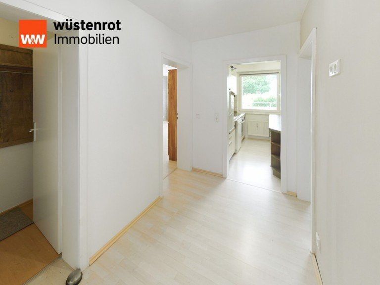 Flur Springe - Springe Erdgeschosswohnung 2-Zimmer-Wohnung mit Aufzug - modernisiert, sofort bezugsf�hig & ausbauf�hig