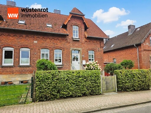 Stra�enansicht Doppelhaush�lfte Obernkirchen