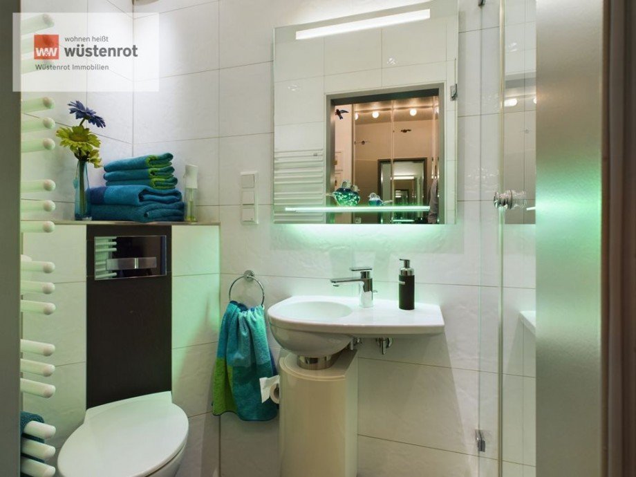 G�ste-WC mit Dusche Etagenwohnung Laatzen
